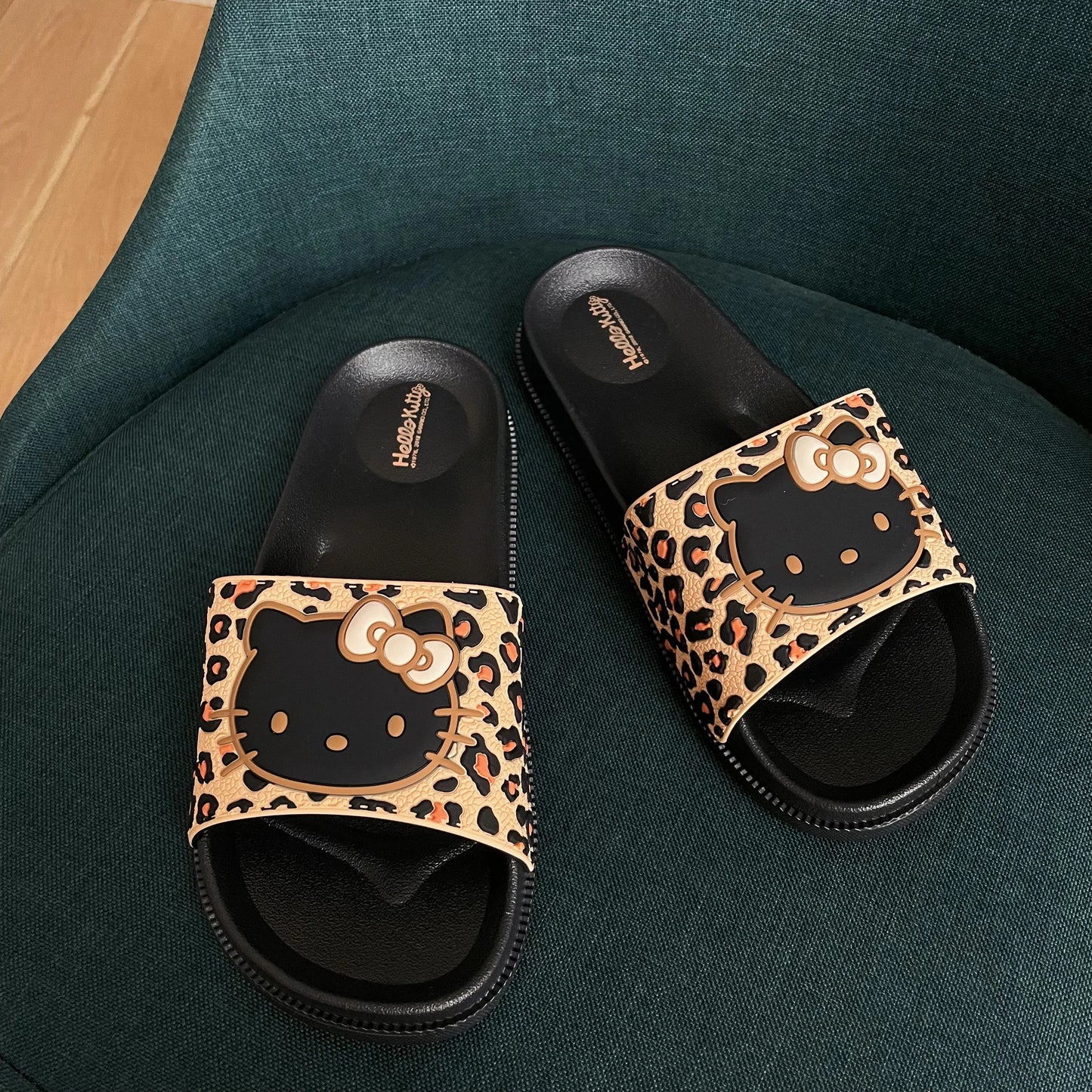 Hello Kitty Cute Beach Bath Slippers for Women Cool Leopard Print Cartoon Home Slippers Female Indoor Non-slip Cosy Home Shoes