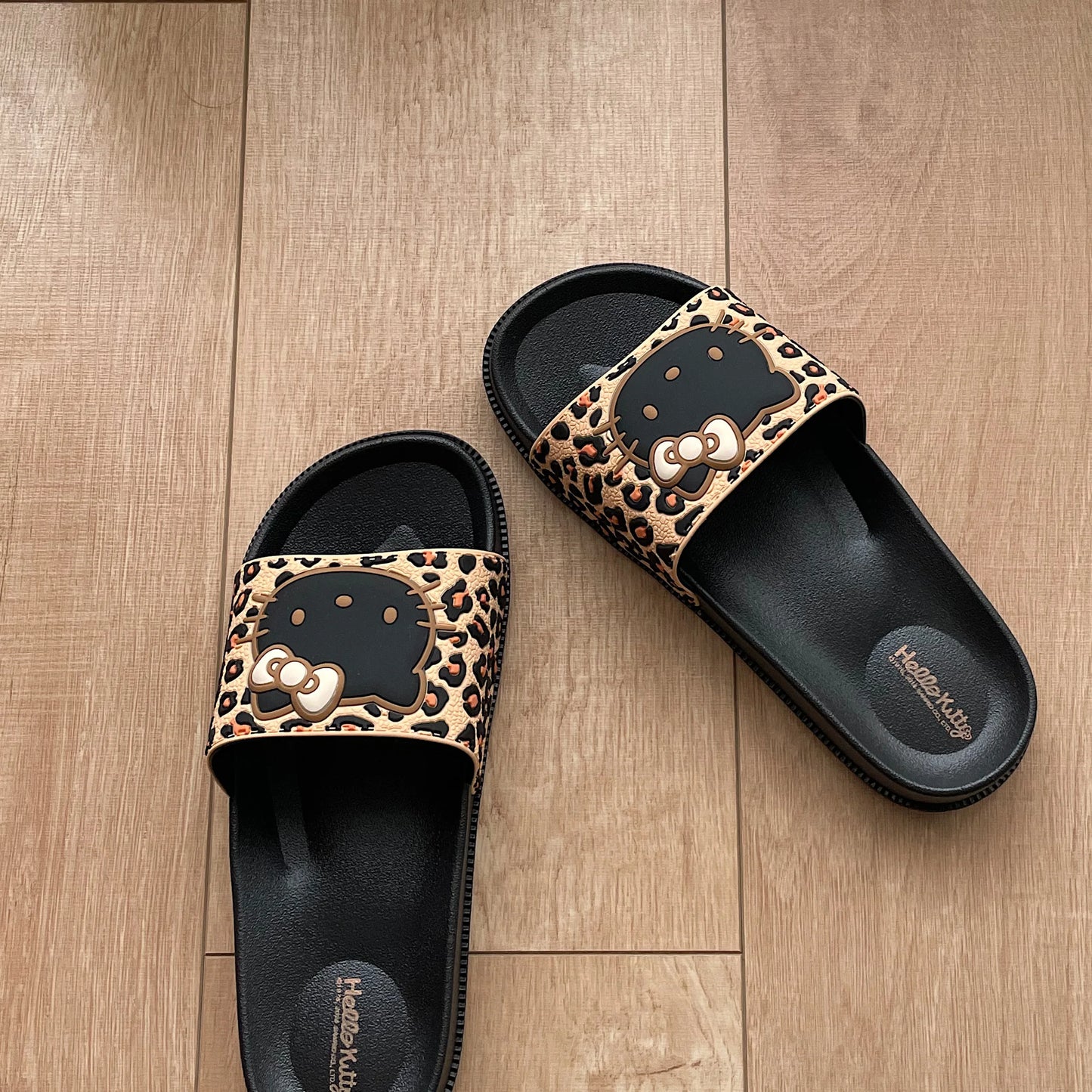 Hello Kitty Cute Beach Bath Slippers for Women Cool Leopard Print Cartoon Home Slippers Female Indoor Non-slip Cosy Home Shoes